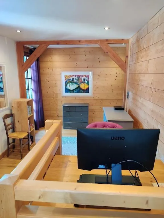 Spacious Ski Chalet In Traditional French Village, Sleeps 8, Four Star With Fibre Broadband Abondance France