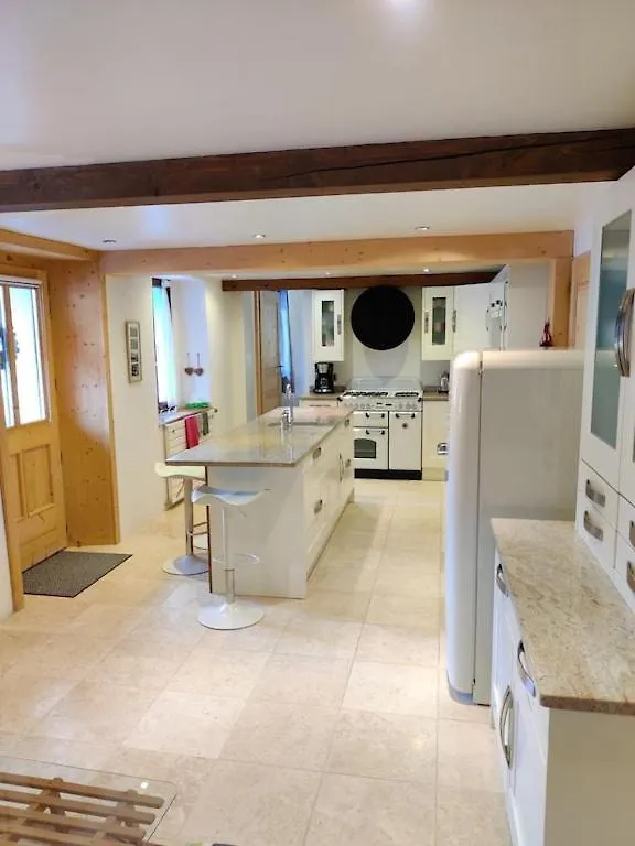 Spacious Ski Chalet In Traditional French Village, Sleeps 8, Four Star With Fibre Broadband Abondance