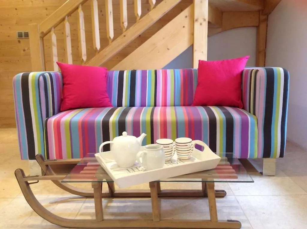 Spacious Ski Chalet In Traditional French Village, Sleeps 8, Four Star With Fibre Broadband Abondance