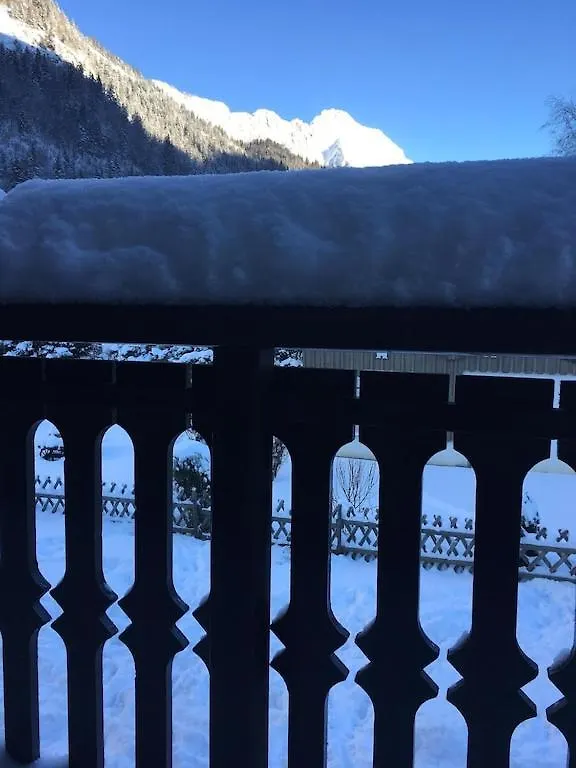 Spacious Ski Chalet In Traditional French Village, Sleeps 8, Four Star With Fibre Broadband Abondance
