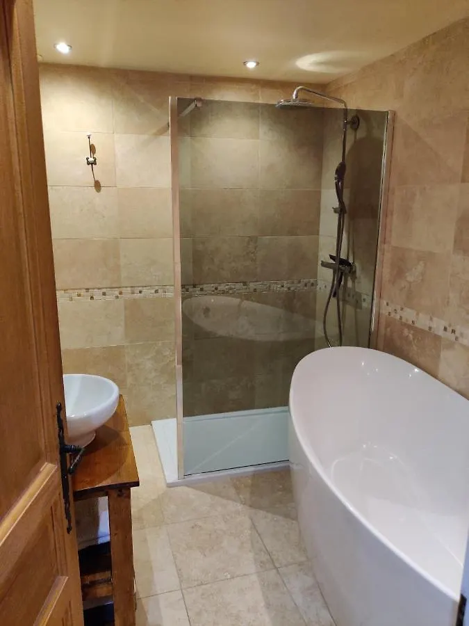 Spacious Ski Chalet In Traditional French Village, Sleeps 8, Four Star With Fibre Broadband Abondance