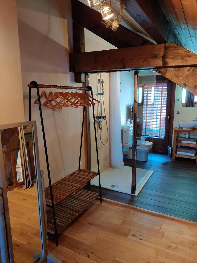 Spacious Ski Chalet In Traditional French Village, Sleeps 8, Four Star With Fibre Broadband Abondance