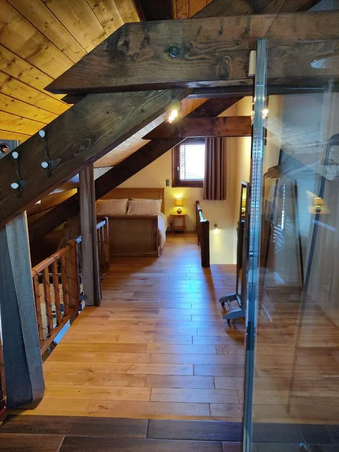 Spacious Ski Chalet In Traditional French Village, Sleeps 8, Four Star With Fibre Broadband Abondance