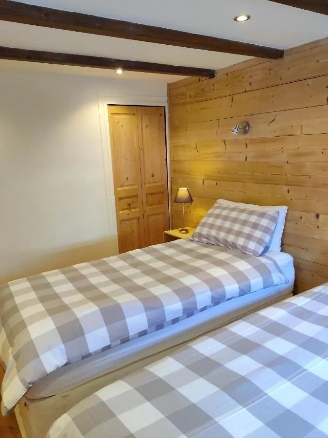 Spacious Ski Chalet In Traditional French Village, Sleeps 8, Four Star With Fibre Broadband Abondance