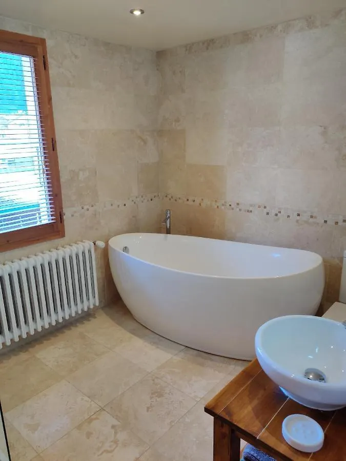 Spacious Ski Chalet In Traditional French Village, Sleeps 8, Four Star With Fibre Broadband Abondance