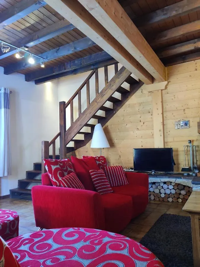 Spacious Ski Chalet In Traditional French Village, Sleeps 8, Four Star With Fibre Broadband Abondance