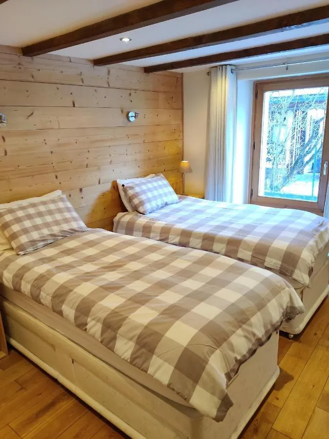 Spacious Ski Chalet In Traditional French Village, Sleeps 8, Four Star With Fibre Broadband Abondance