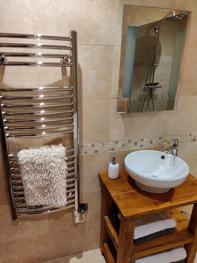 Spacious Ski Chalet In Traditional French Village, Sleeps 8, Four Star With Fibre Broadband Abondance
